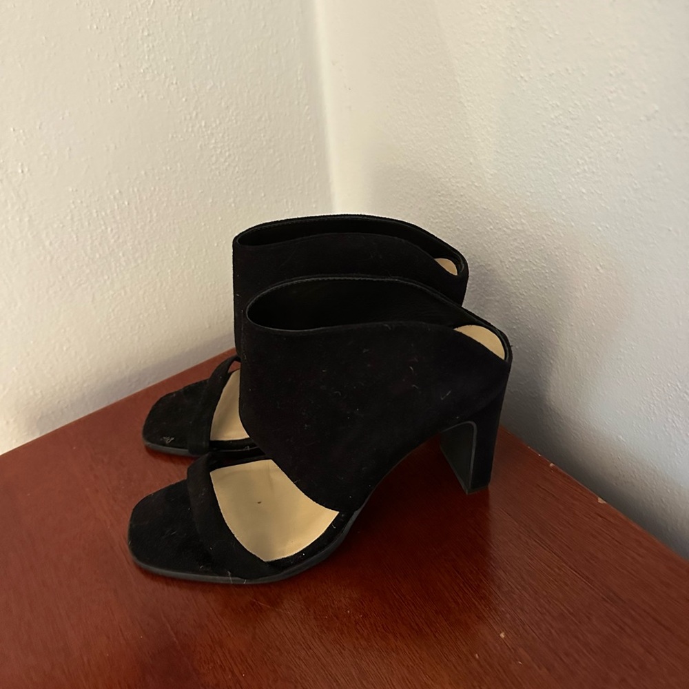 42 Gold Heels